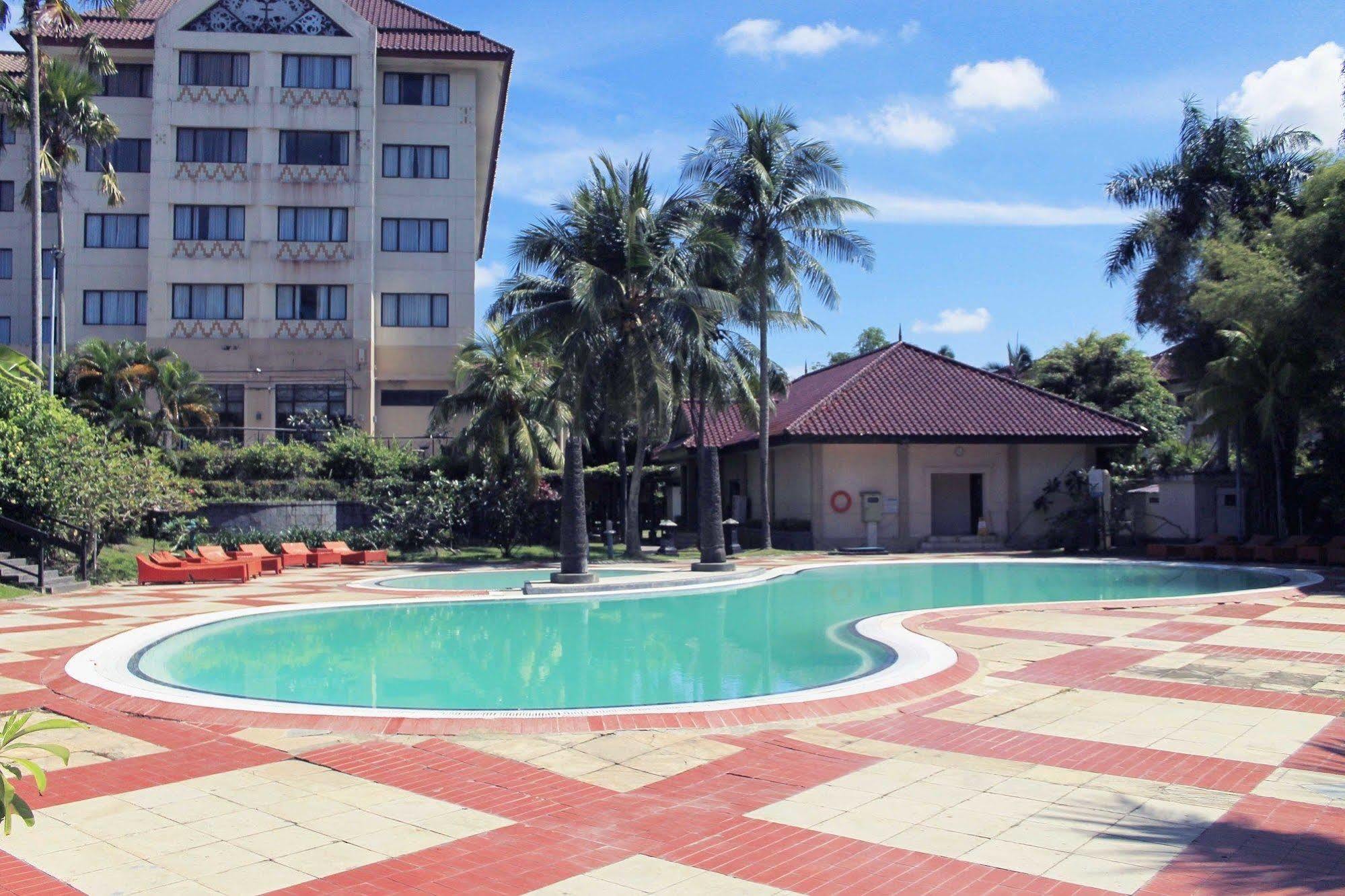 Le Grandeur Hotel Balikpapan Luaran gambar